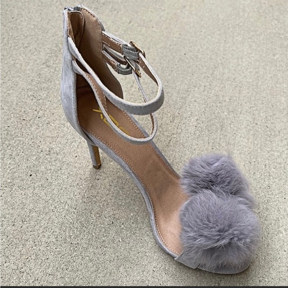 X2B Shoes - X2B Catrina Grey Pom open toe heels